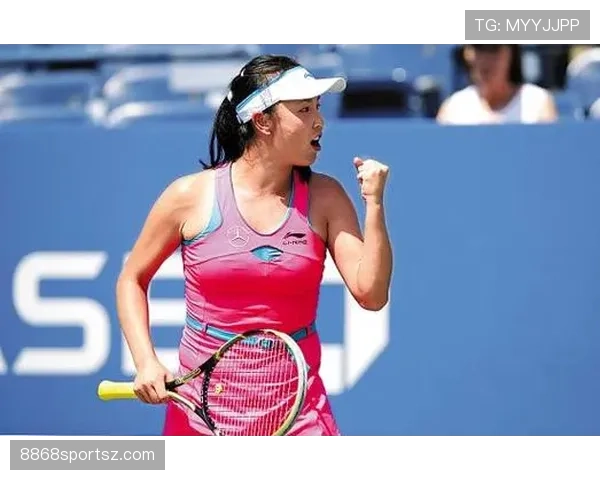 彭帅退役后晒出清晨五点空无一人的网球场，这自律谁懂啊