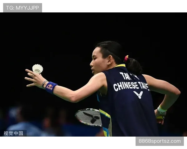 戴资颖在家穿拖鞋都要配限定款？